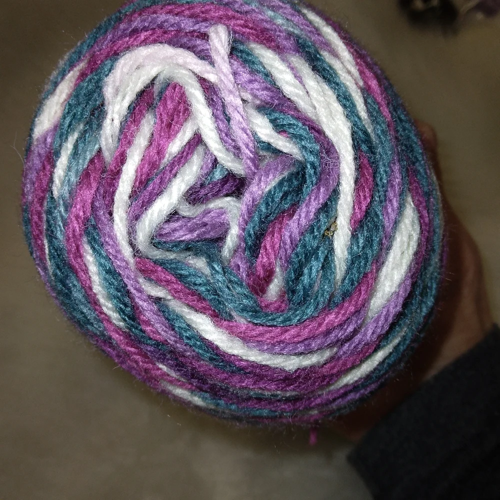 YARN Kolor Match 6 ounce 100% acrylic worsted weight in Teal Ombre